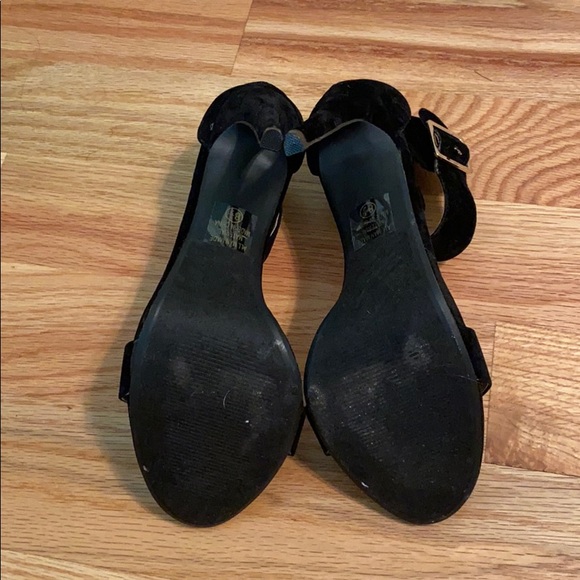 Black velvet heels - Picture 4 of 5